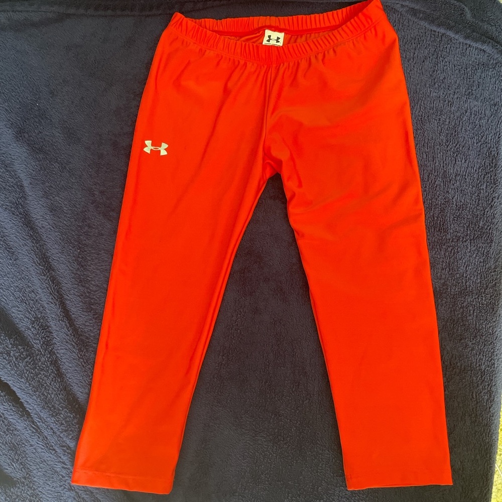 Under Armour Mid-Calf lengths leggings.